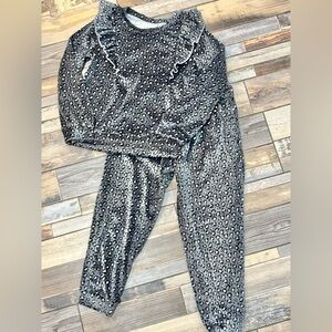 Btween brand soft outfit size 6X